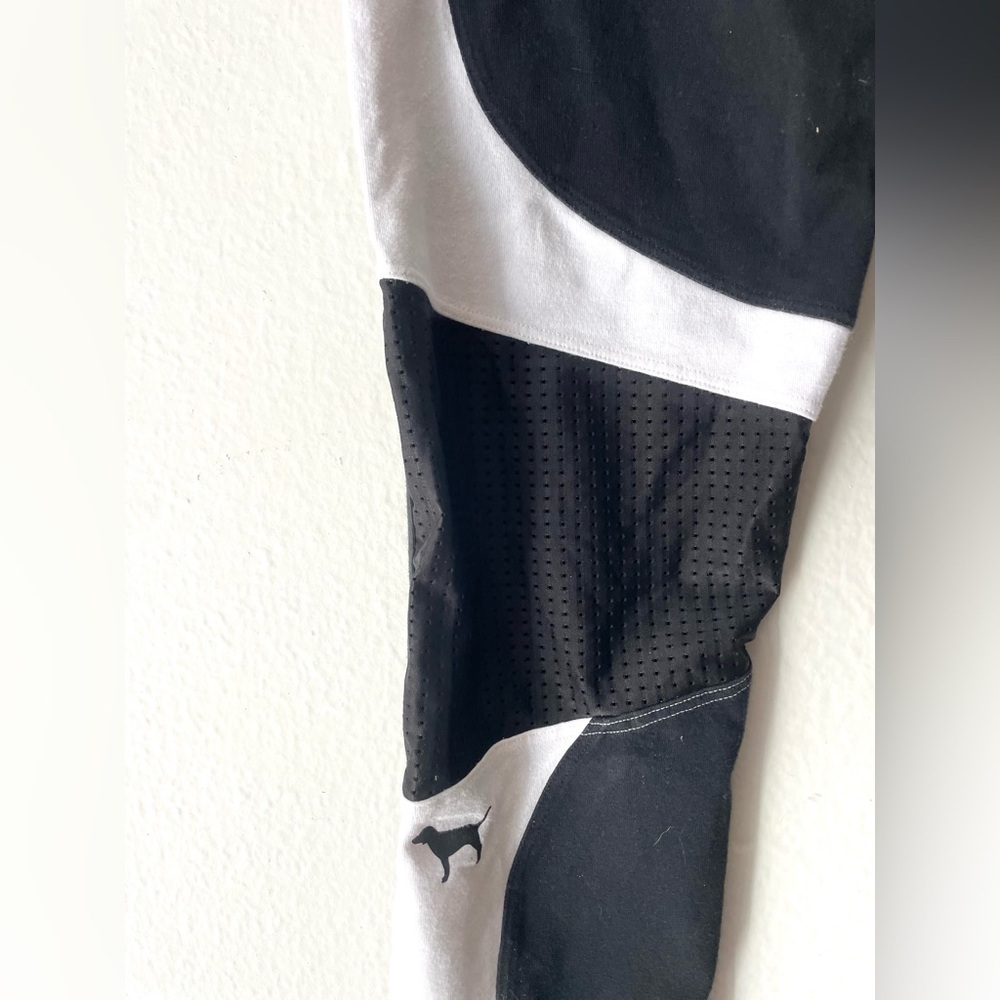 Victoria’s Secret PINK Black White Silver‎ Logo Dog Flat Yoga Leggings Size M - Picture 6 of 8
